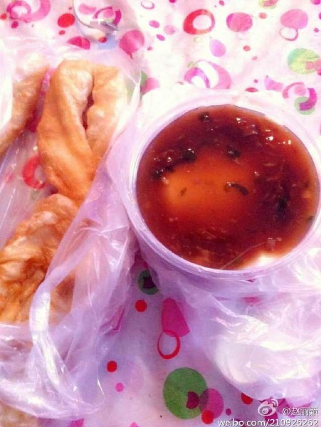 早餐|8位明星的早餐,谢娜寒酸,朱茵接地气,而我最想吃陈赫的