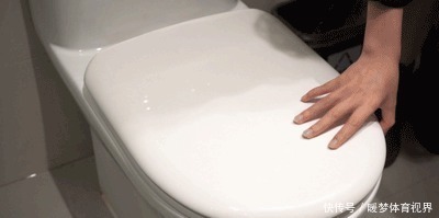 清洁剂|建议大家:如果不差钱,给卫生间添置5件“高级货”,幸福感倍增