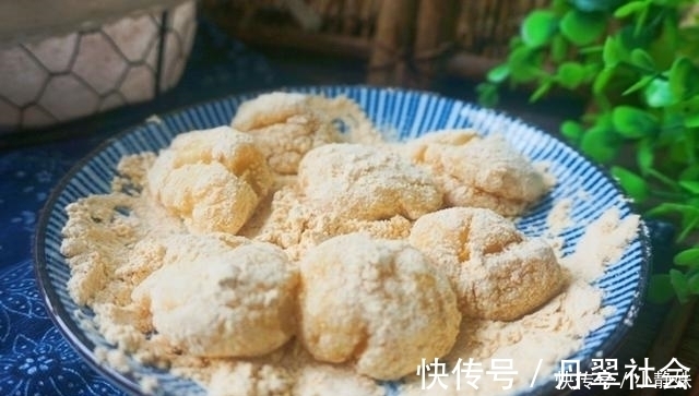 美食|特简单的一道美食,蒸一蒸就出锅,上桌5分钟光盘,百吃不厌