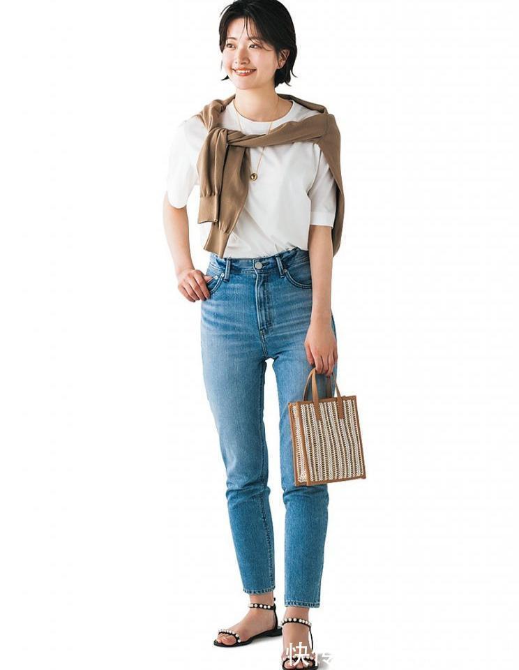 时尚|奔四女人不用“装嫩”,这几种穿搭宝典值得借鉴,时尚减龄又有范