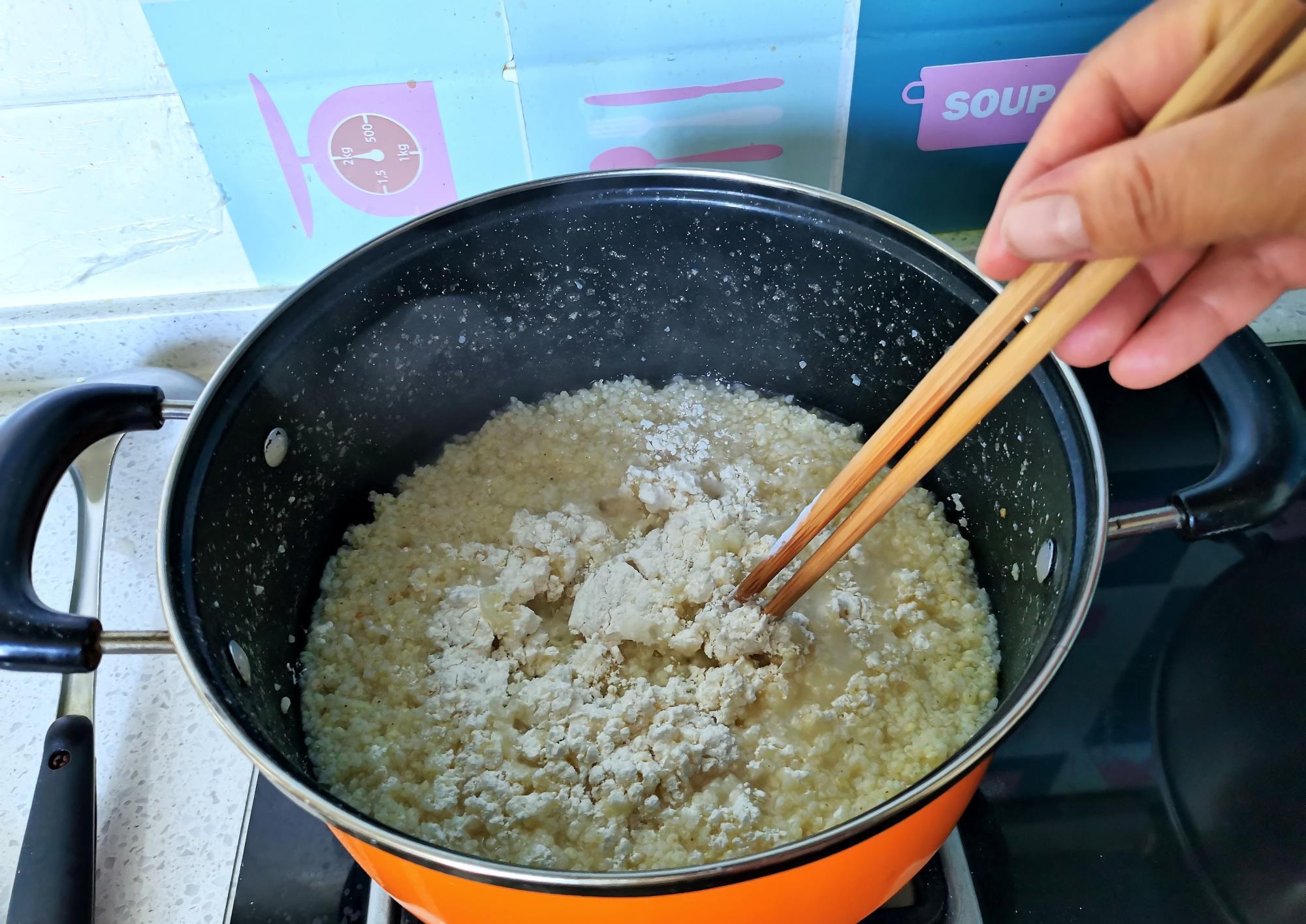 小时候|两人的晚餐很简单，却吃着很香，真的是物以稀为贵