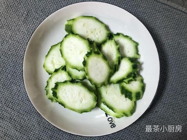 宁愿不吃肉也要多喝这汤，春天这汤最养人，每天一碗，补钙猛长