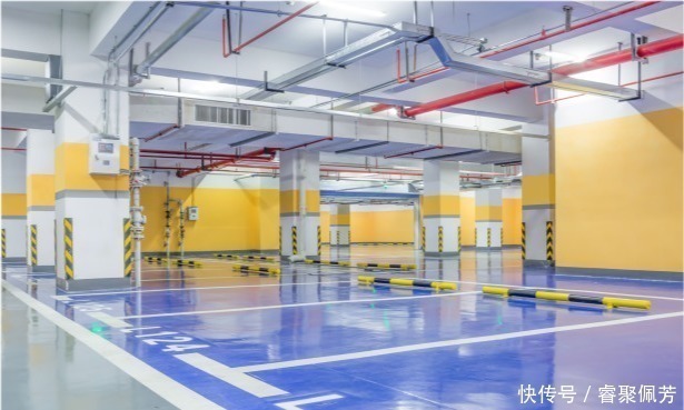 车位|纠结:买房时要不要把车位一起买了?内行给出3点建议,非常实用