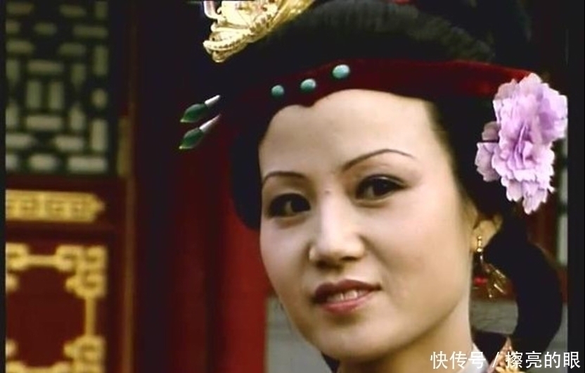 王夫人!人人唾弃的赵姨娘,凭借了不起的举动,迫使王夫人吃斋念佛