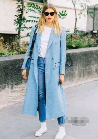 看起来|懒女孩都学起来,今年流行“成套穿”,不搭配也时髦,太贴心了