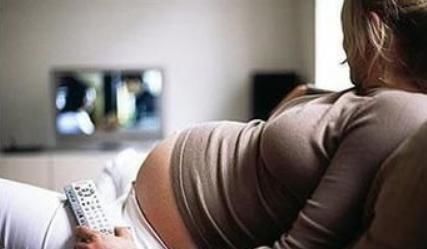 莉莉|“最牛孕妇”火了,怀孕“1小时”就产子,一不留神孩子就出生了