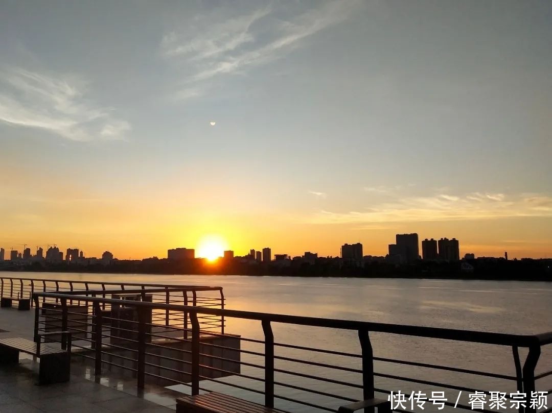 广西科师“拍了拍”你,并送上家乡美景