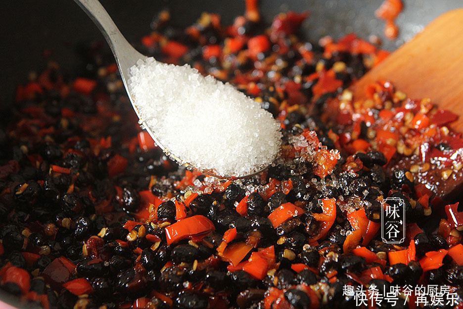 在家自制拌饭酱,做1次能吃大半年,耐存放,拌饭拌面炒菜都好吃