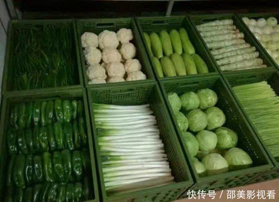 兵哥哥们的厨房,强迫症吃货的天堂,八角和辣椒也摆放的太牛了!