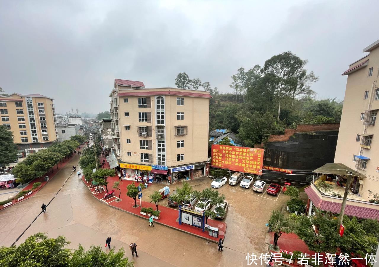 魔幻|乡镇集市:魔幻与传统并存!