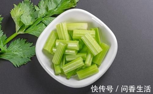 芹菜叶|人们为什么都会把芹菜叶摘掉?真的不能吃吗?原因有4个