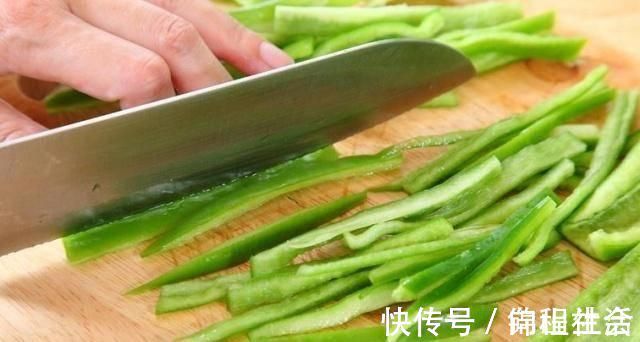 青椒|宁可不吃肉，也要吃这菜，营养堪比鸡鸭肉，常吃增强免疫力