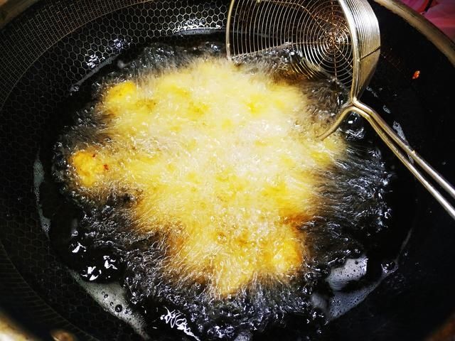 轻脂餐|夏天多吃这肉不长胖，高蛋白低脂肪，既能做菜还是零食，解馋