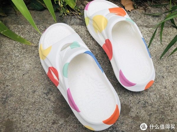 ev生活好物 篇二:咕咚运动舒缓拖鞋太适合运动后穿了,穿上,整个身心得到放松