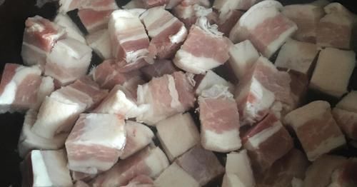 土豆|红烧肉最好吃的做法，肥而不腻，最关键是这一步！