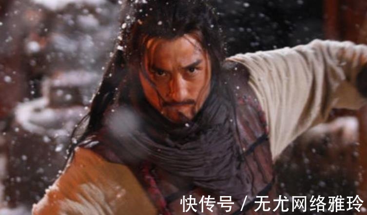 呼延灼&战呼延灼时,林冲一来秦明就躲,为何战关胜时,他却抢林冲头功?