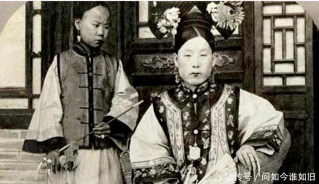 老照片|晚清贵族老照片图7的姿势让人很好奇，最后一张太恶心！