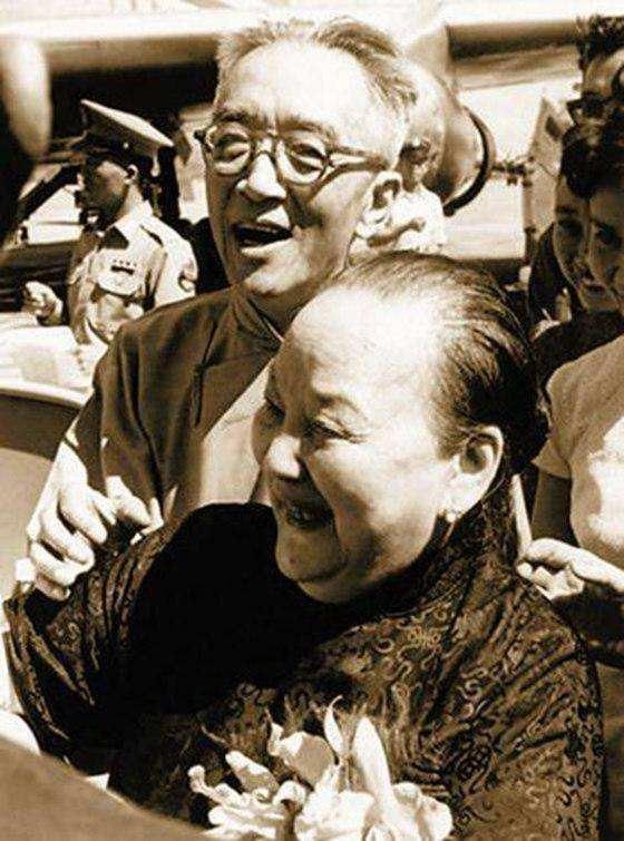 李敖05年捐35万,要求北大立胡适雕像,但是这尊雕像至今未立