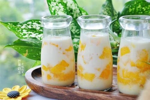 不用|1个芒果1盒牛奶,简单做春天最美味的小甜品,不用吉利丁也Q弹