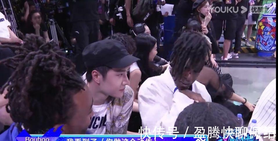 法国|王一博现场拆道具,成功打入法国舞者圈,行走的“团宠”
