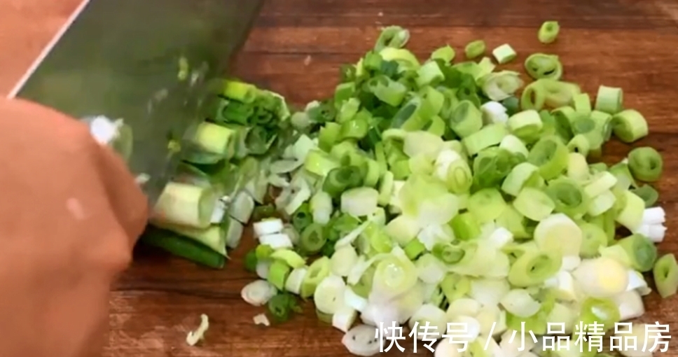 茄子莲藕|秋天吃茄子莲藕不如吃此菜，维C是苹果7倍，鲜嫩营养，蒸着吃最香