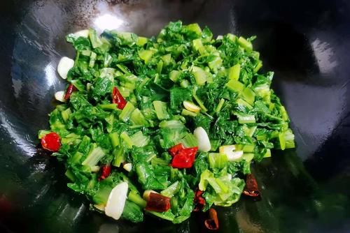 菜市场这食材没人要，如今懂吃的人很少，5毛钱买一袋，脆爽可口