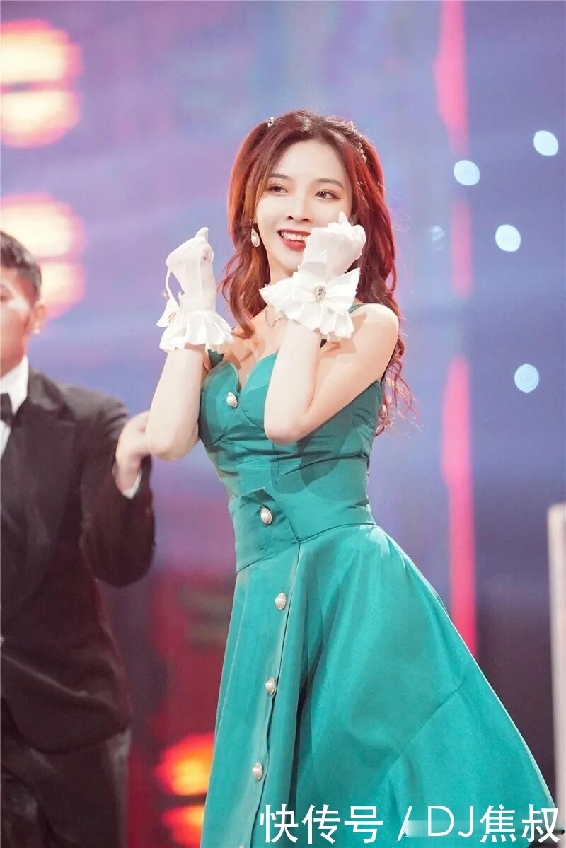 诱惑yoho|【金曲青春】丝芭家族带来复古版《算你狠》和合作舞台《诱惑YOHO》