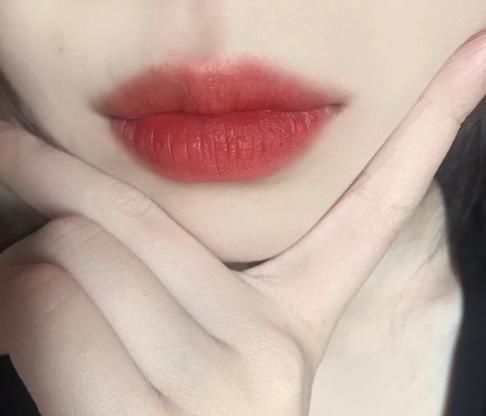 轻轻|女生很加分的3个化妆细节,希望你能都拥有