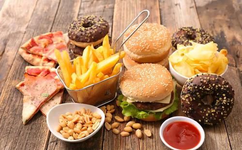 它被称为“驻颜水”，女人别舍不得喝，美白淡斑，脸色红润有光泽