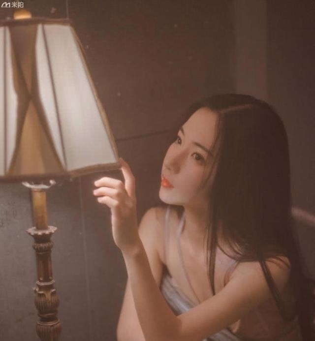 写真|吊带美少女的私房写真,网友激发了我的保护欲