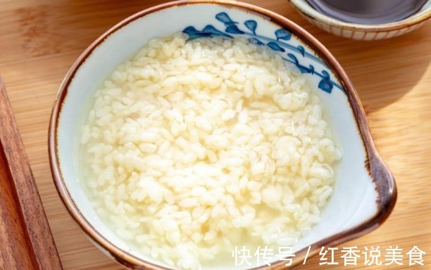 做米酒,记住不要直接放酒曲,牢记正确做法,做好后酒香四溢