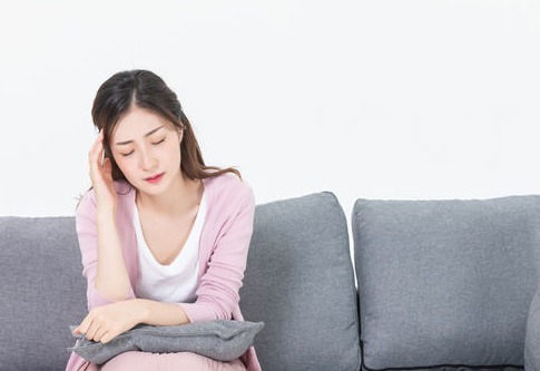 子宫|子宫“脏兮兮”的女性，身上会有3处“疼”，不要撑到宫颈癌