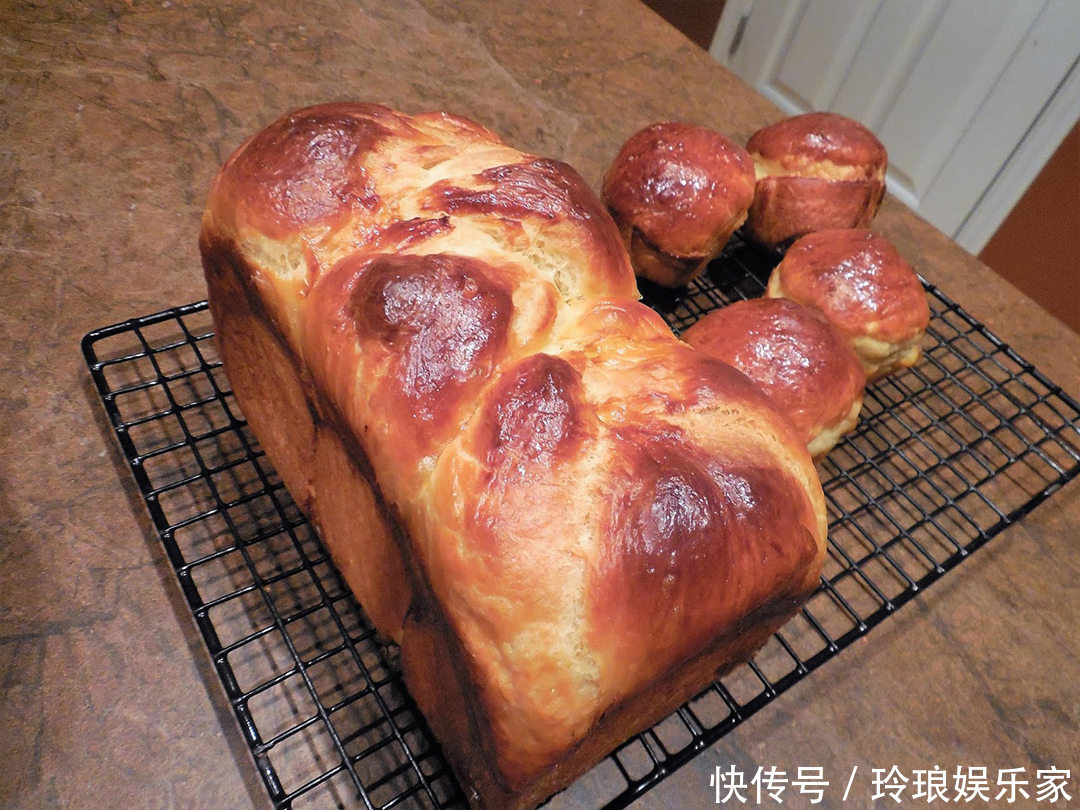 冬天,面包别再买了,自己在家做,不用一滴水,柔软拉丝真好吃!