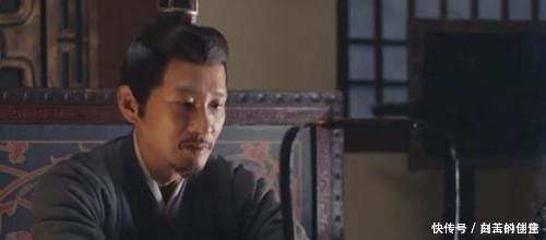 曹操给谋士送去一食盒,谋士打开一看,说了