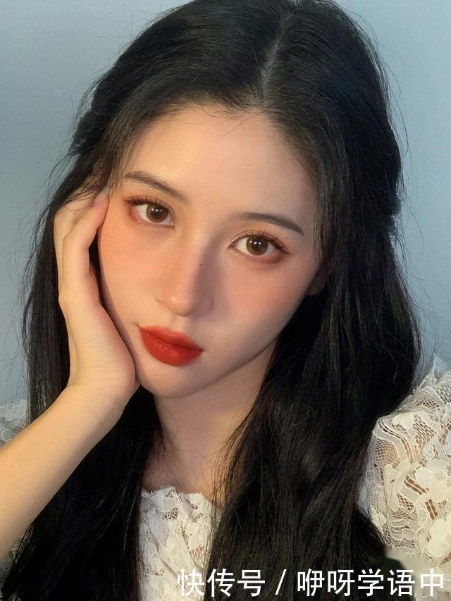 要想皮肤光滑又白皙，只要记住这4点，坚持下去，越变越年轻