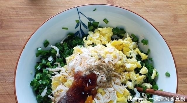 揉面|懒人春卷做法不和面,不揉面,15分钟做一锅,酥脆又鲜香