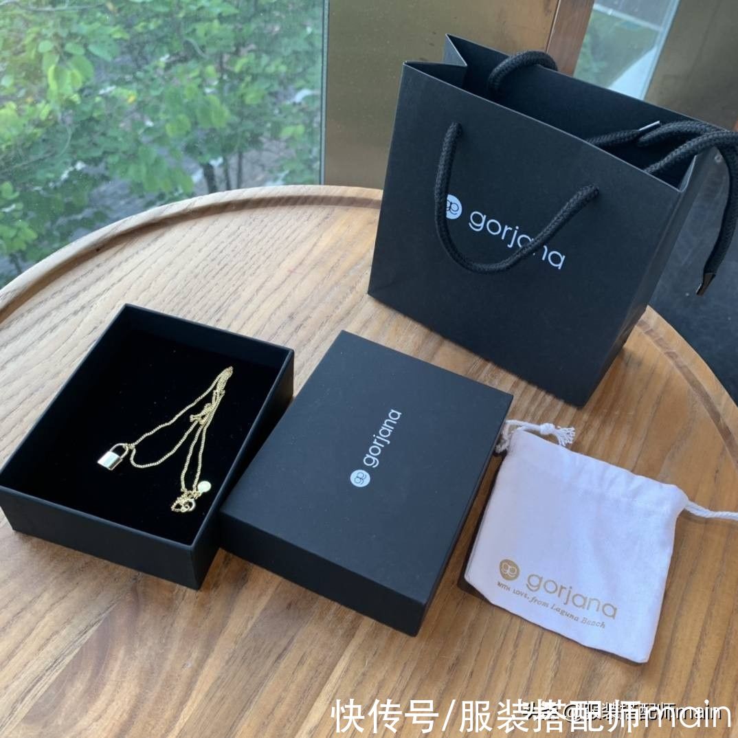 轻奢|配饰选得好，穿搭没烦恼，这三款时尚轻奢的项链不容错过