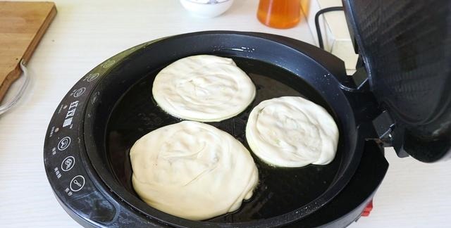 香掉牙的葱油饼教程来了,咬一口直掉渣,学会可以直接开店了,香!