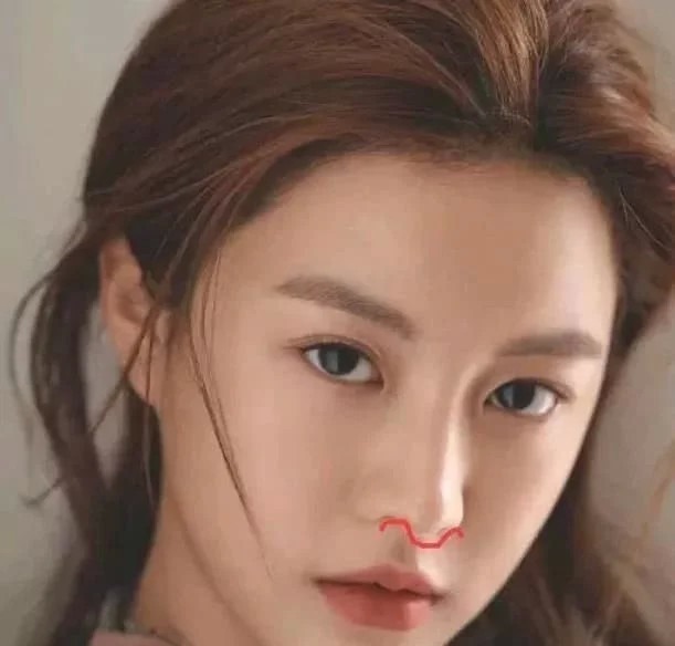 海鸥|女孩脸上这4条“线”是“美人线”,长大颜值不会低,第2条不常见