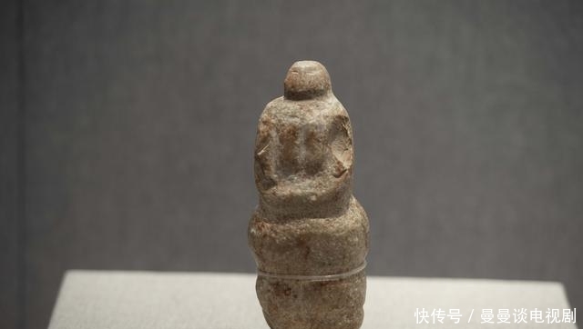  万年前|一万年前的美女长什么样？竟被一块石头如实刻画，令人不忍直视