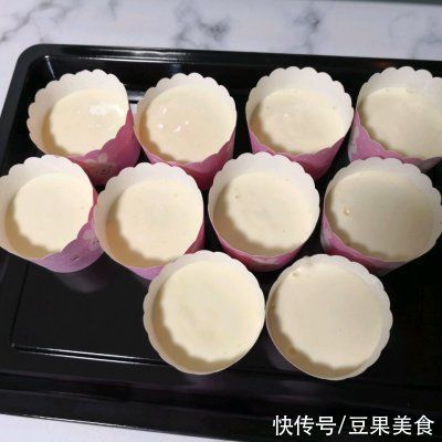 外皮酥脆、内里绵软糯糯的糯米蛋糕爱了