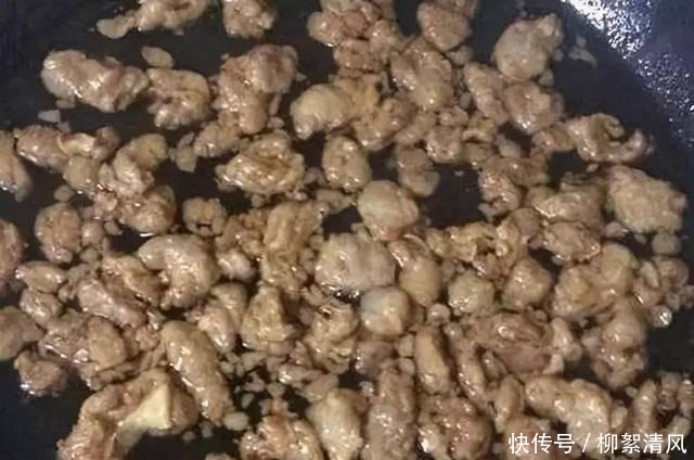 外行|熬猪油,只加水是“外行”!教正确做法,香浓不腥,连油渣都好吃