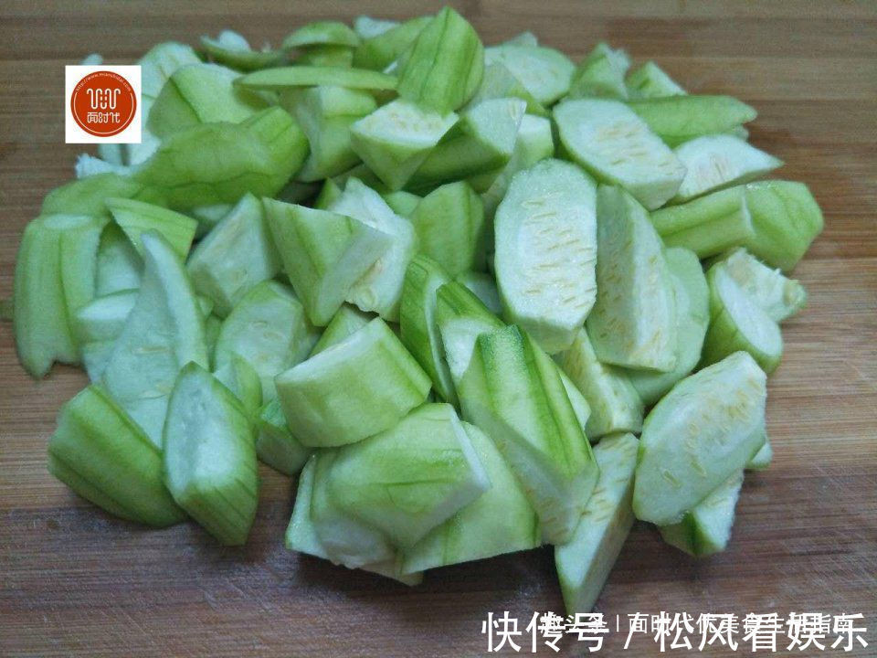 入味|丝瓜和这两样一起炒,可口下饭,入味又下火,你真的不能错过!