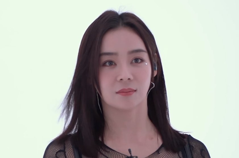 业务能力 袁姗姗初舞台翻车,《浪姐2》排倒数第一名,后面会逆风翻盘吗?