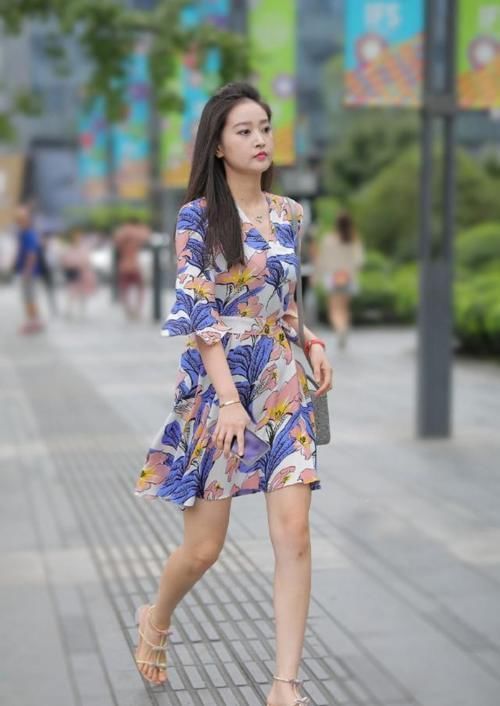 夏季|外型有雅致感人之美，选择精致舒适的裙装，让您整个夏季清凉靓丽