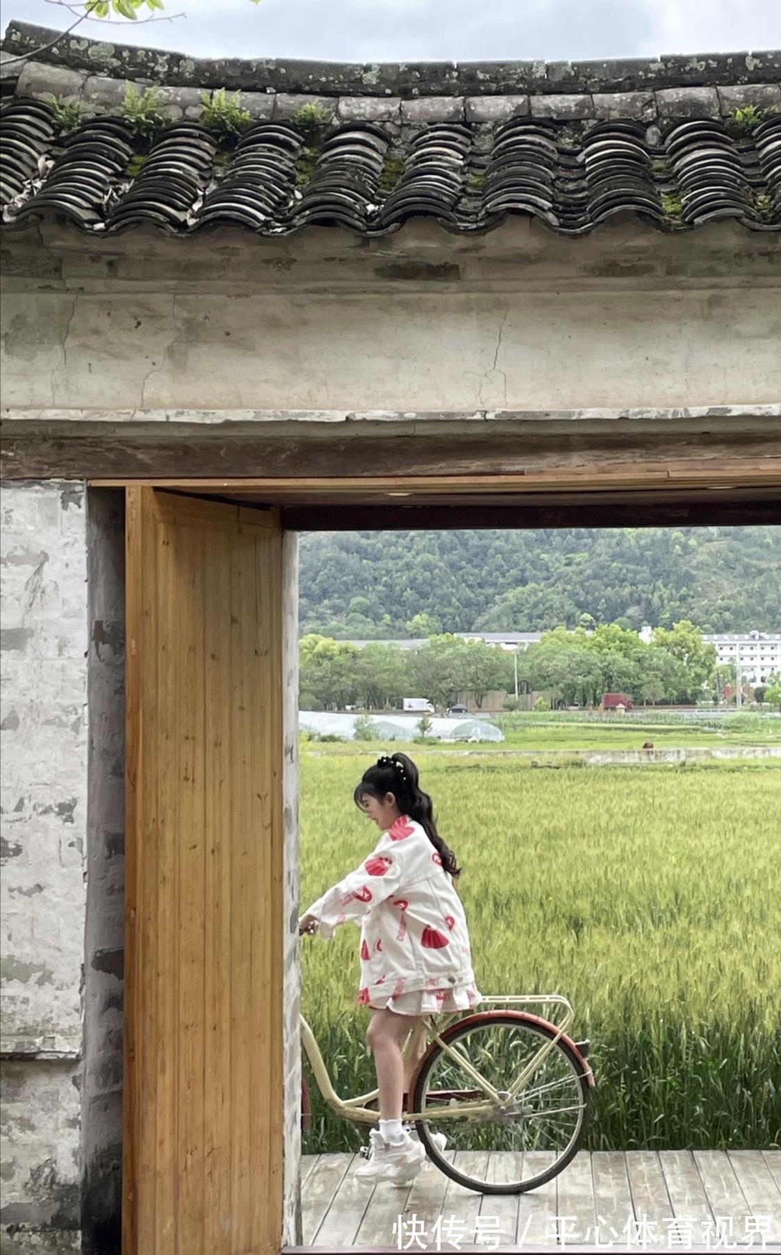 身材 软妹还能这样穿!身材娇小的赖美云,穿搭清新养眼!