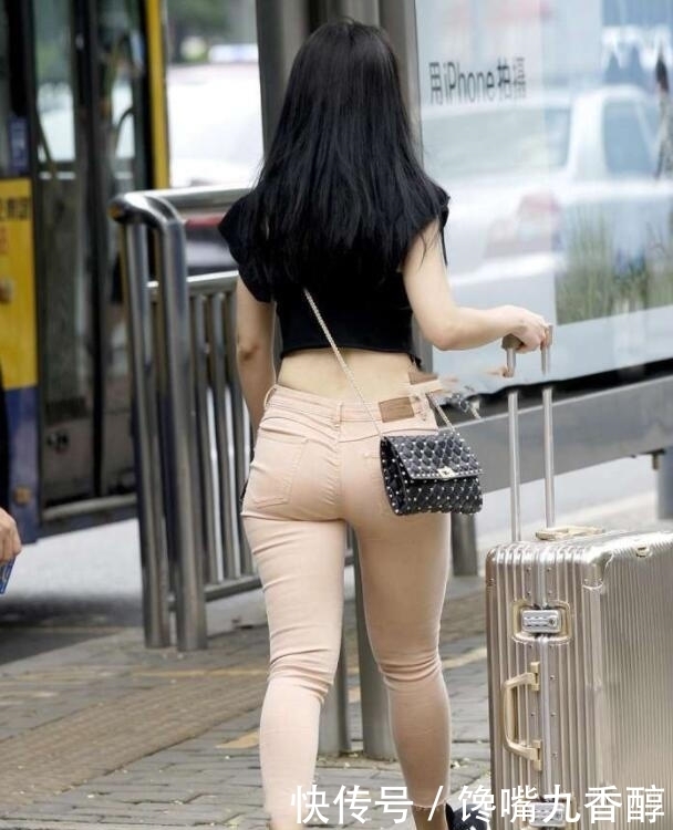 优点|美女穿上牛仔裤,人美腿长的优点终于展现了!