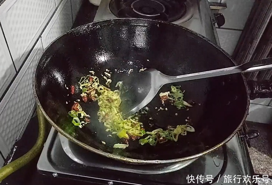  美味|木须肉色泽丰富营养美味，在家这么做更香美，再也不馋饭店的菜了