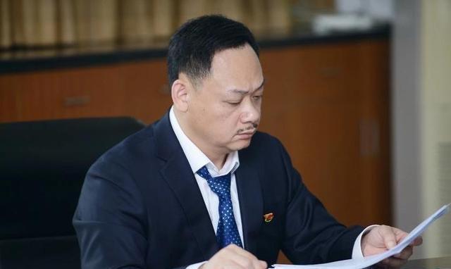 金牌|他是中国举重功勋!31岁退役后娶空姐初恋,如今47岁已官至副厅