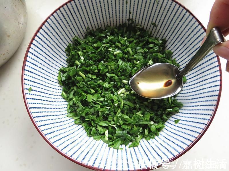 韭菜饺子馅|调韭菜馅,10个人7个错,多加这一步,韭菜又绿又脆不出水,真香